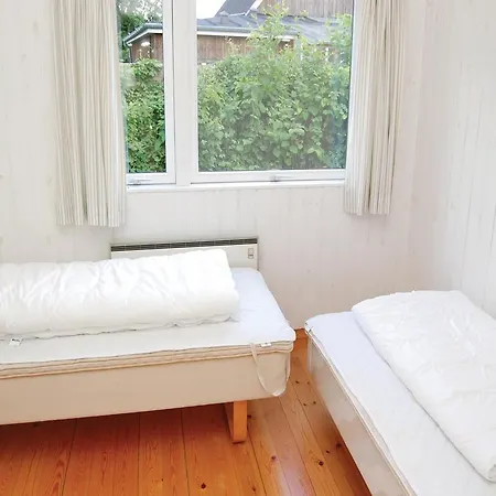 Two-bedroom Holiday Sjolund With A Fireplace 02 בית נופש